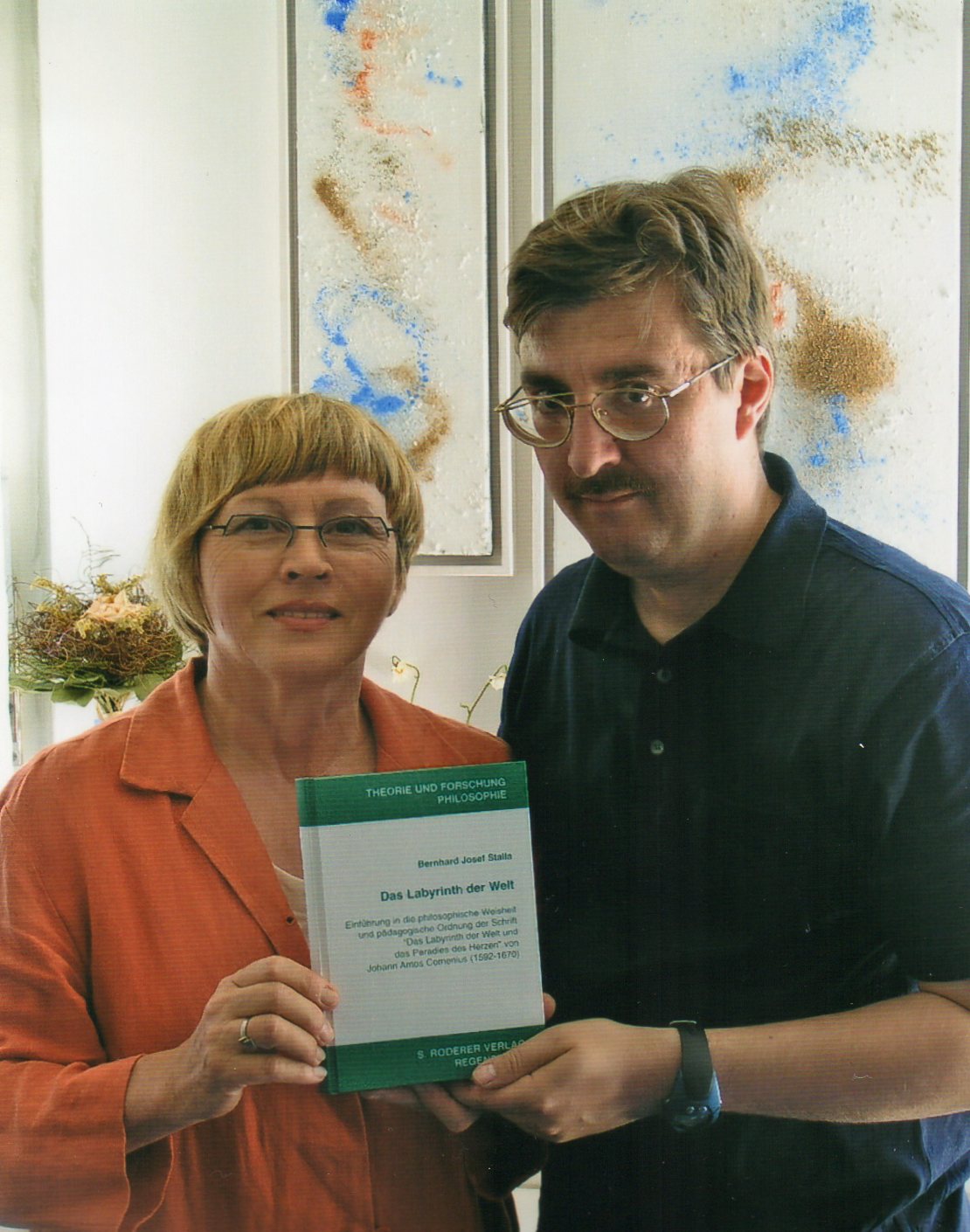 Prof. Dr. Maria-Anna Bäuml-Roßnagl und Dr. Bernhard Stalla bei der Buchvorstellung im Jahr 2004